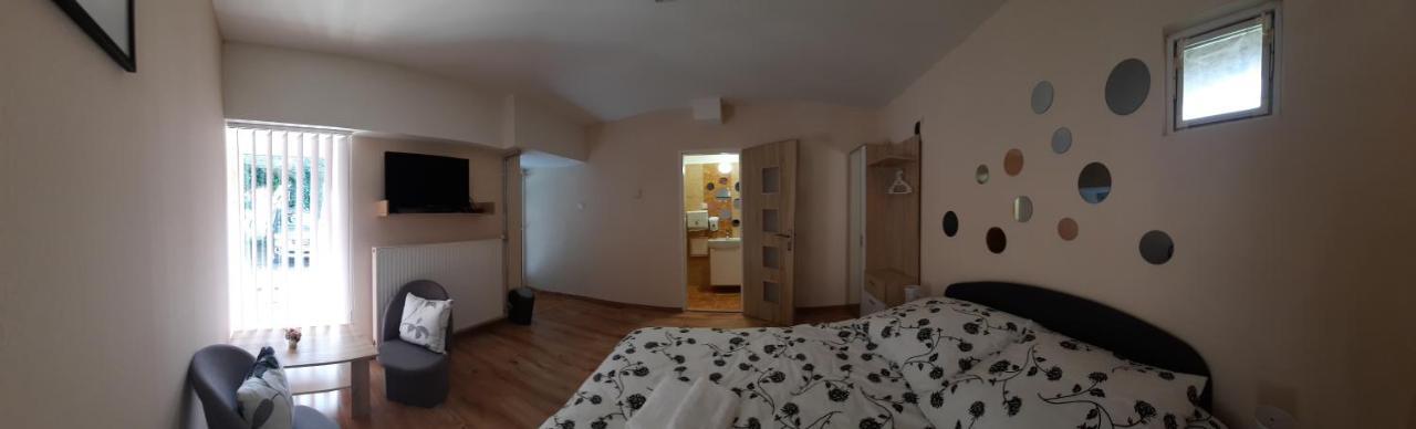 Penzion Marina Pri Slovenskej Restauracii Брезно Екстериор снимка