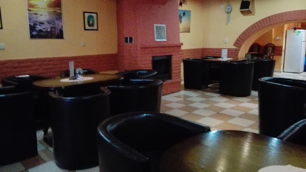 Penzion Marina Pri Slovenskej Restauracii Брезно Екстериор снимка